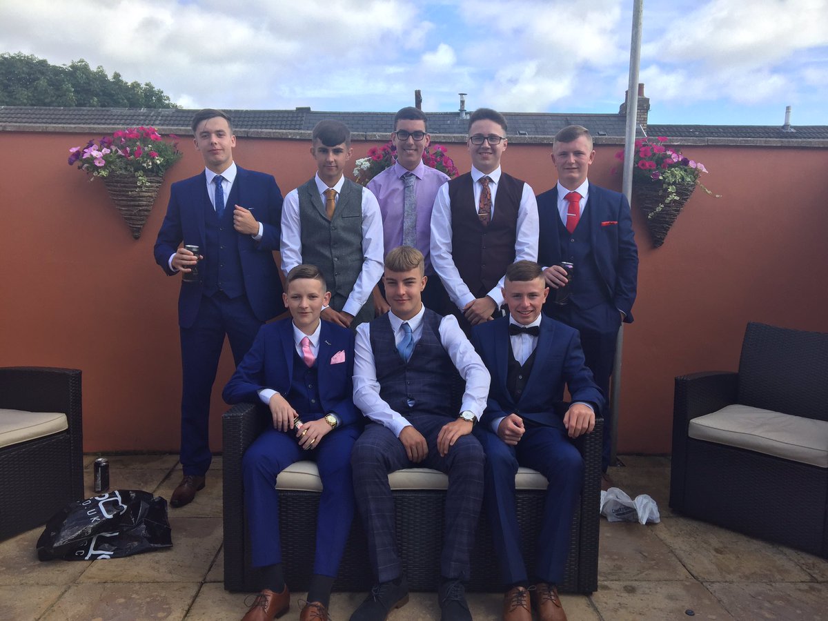 tracybongo's tweet image. Prom 2017 💙 #bvsprom2017