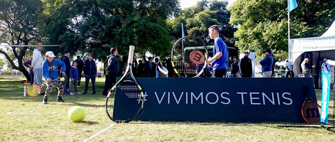 profesoradoaat's tweet photo. ¡El sábado participamos con tutores y cursantes del #díaolímpico 💪 con recreación y clases en canchas de mini tenis junto a Daniel Orsanic!🎾 https://t.co/WS9wszB4An