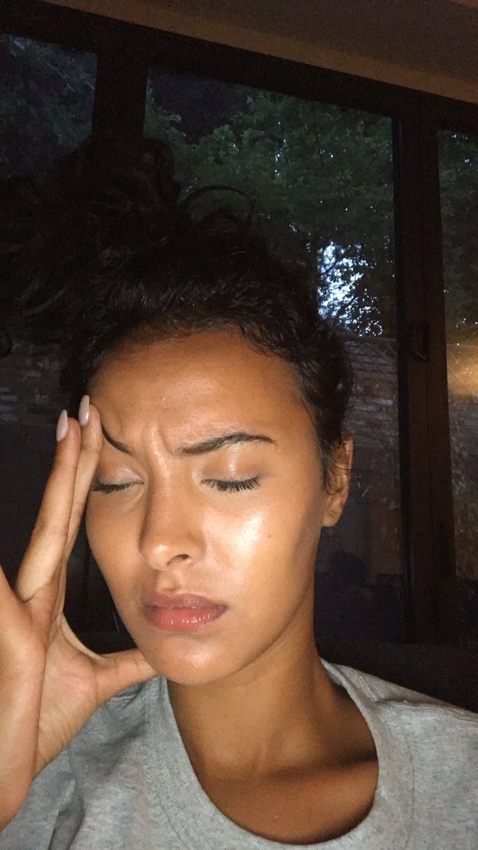 MayaJama's tweet photo. lol I really dislike Jonny, every time I see him smile I'm like #loveisland https://t.co/PpNgf7dJi4