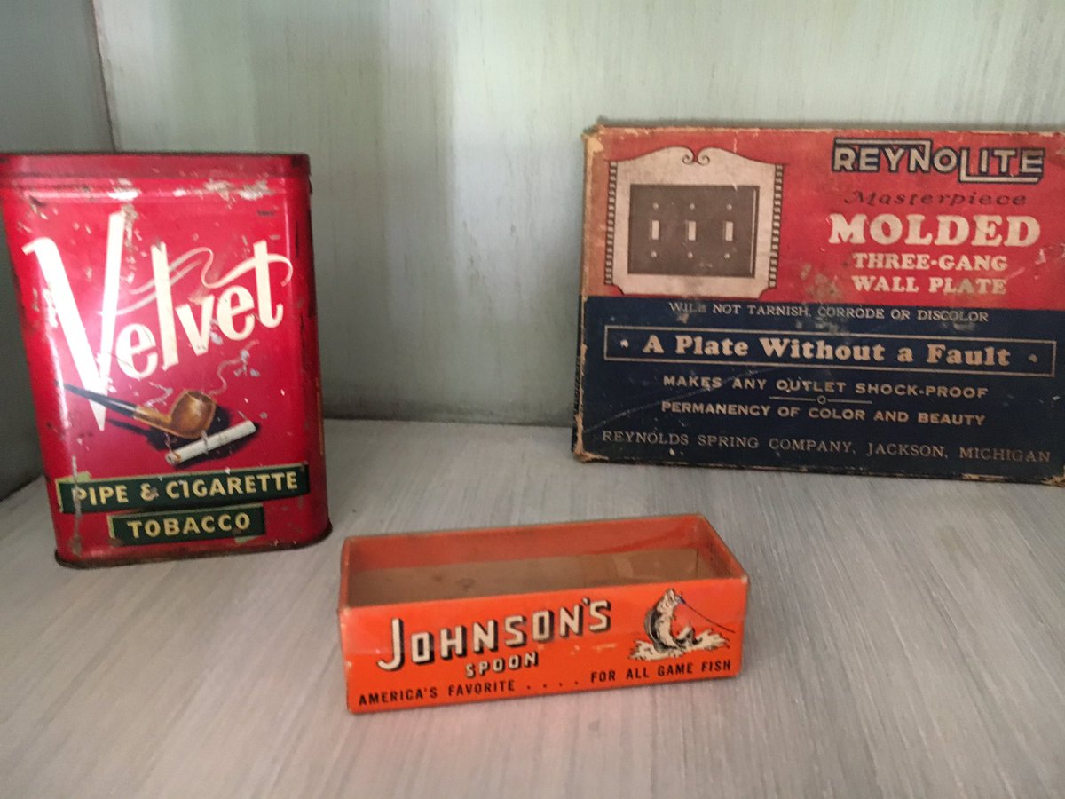 JoeStoopid's tweet photo. I just can't help myself when it comes to #OldPackaging #typography and #Signage https://t.co/O5fpV3Po4U