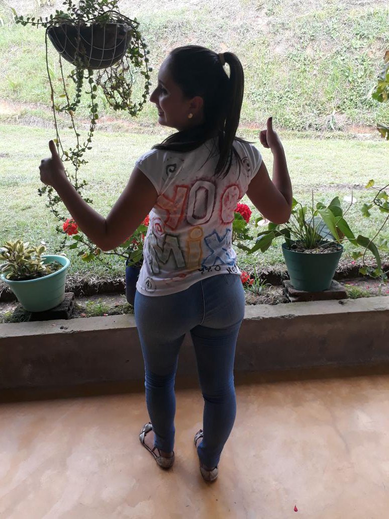 alejapastranat's tweet photo. @Mix948Fm Luciendo mi diseño. En amor amix. YO AMO A MIX y estoy en #modo mix escuchando mix. https://t.co/RljwVj31qu
