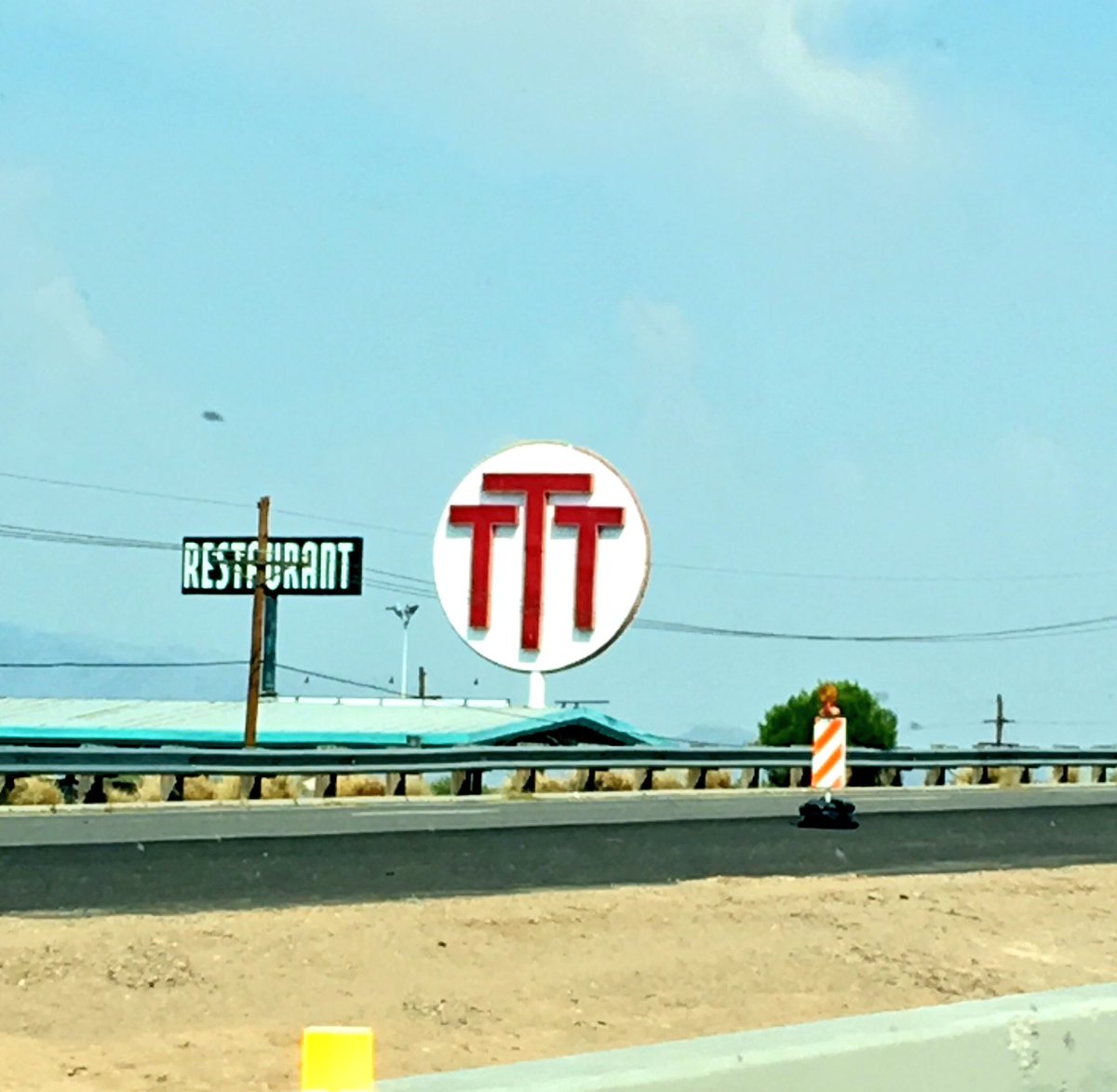 RSDivaJessica's tweet photo. Reminds me of #KFMgmt Band @TheTwoTens. 😎😎#AlwaysThinkingAboutWork #RoadTrip https://t.co/xJX9BAEson