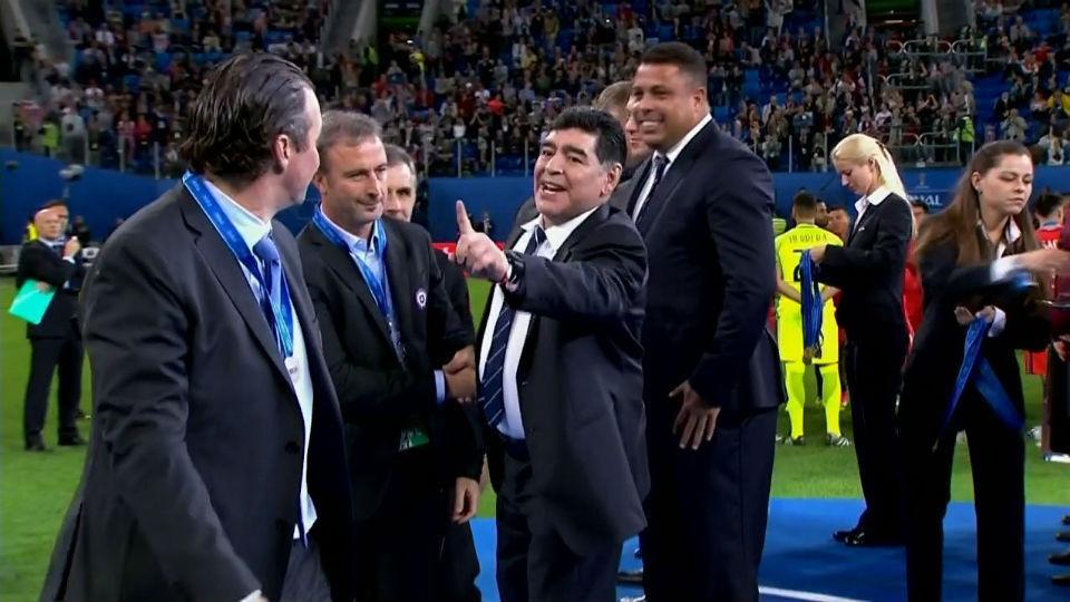 biobiodeportes's tweet photo. Maradona a Pizzi tras la final de Copa Confederaciones: "No se pueden recriminar nada" https://t.co/A146JvZ83y #BioBioconTodo https://t.co/pjW9a1WodY