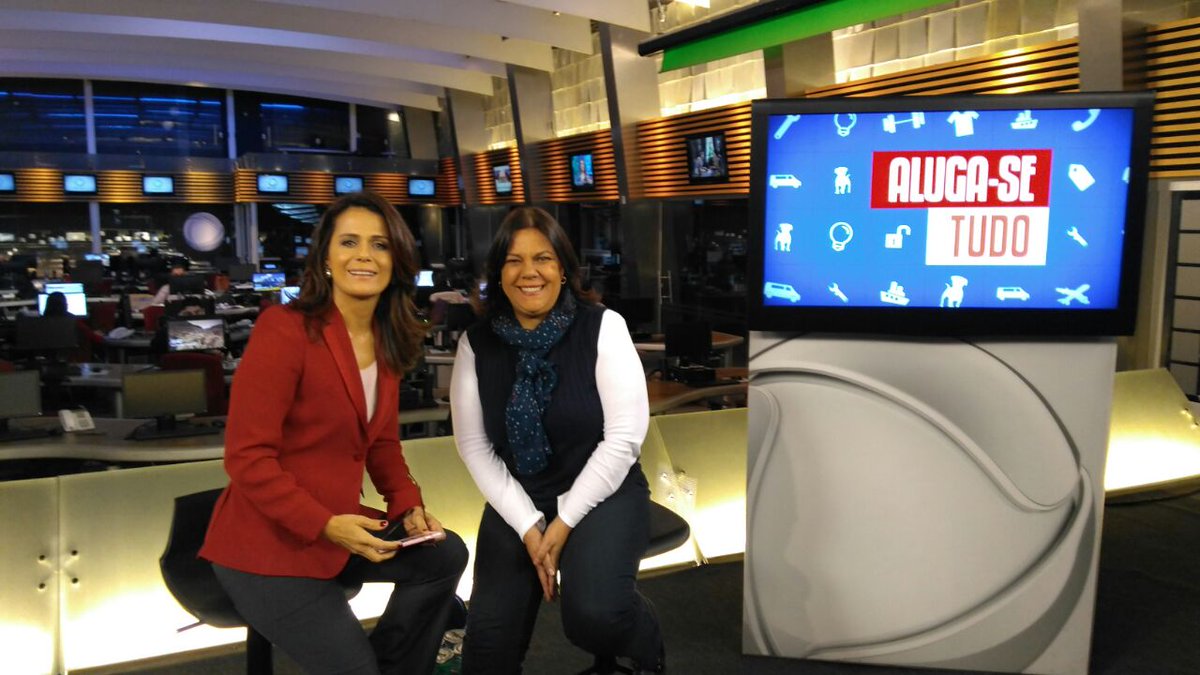 jornaldarecord's tweet image. Boa noite, o #JornalDaRecord está ao vivo no Facebook! @AdrianaAraujo_ comenta a estreia da série “Aluga-se Tudo” facebook.com/JornalDaRecord…