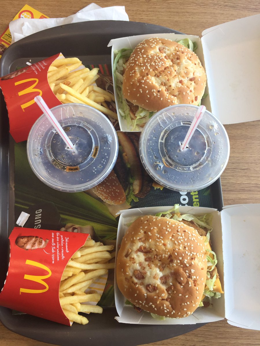 raytmendes's tweet photo. Um lanche desses bicho ❤️ #sisday @raylovato11 https://t.co/R5wIP3p5PS