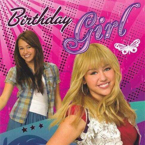 AngieKent99's tweet photo. ITS MY 17th BIRTHDAY AND IVE BEEN WAITING TO POST THIS PHOTO BC ITS ME &amp; I LOVE MILEY ❤️❤️ https://t.co/03G7qEB7nj