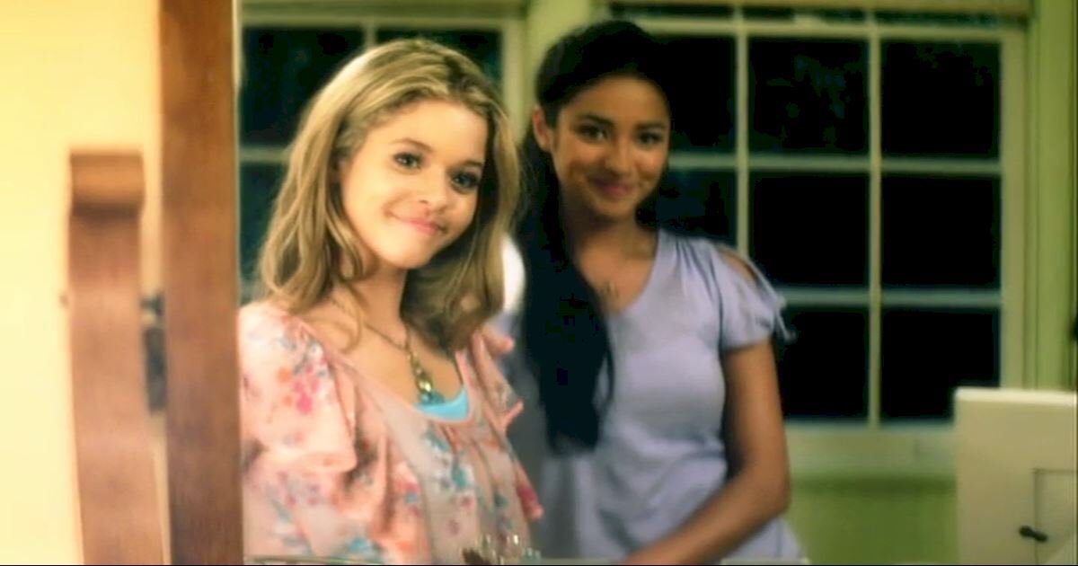 emisonqueens's tweet photo. Emison  
Then + now 👩‍❤️‍👩 https://t.co/HzwYJd1LmC