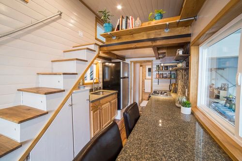 realtinyhouse's tweet photo. Gorgeous Tiny Home built by Big Freedom Tiny Homes in Washington https://t.co/FZ7lGYogFO