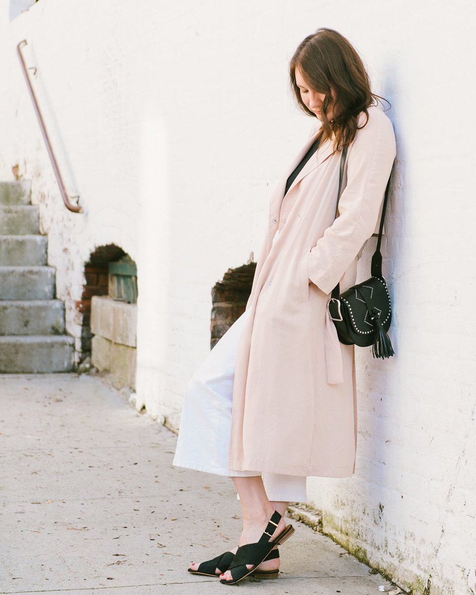 AnneKlein's tweet photo. Lean back in style: Jennifer Trahan in our Kate Crossbody. #AnneKlein #Annecdotes
-
Get it now at @bloomingdales: https://t.co/d5itgLIeSd https://t.co/KF9Dn0FMXY