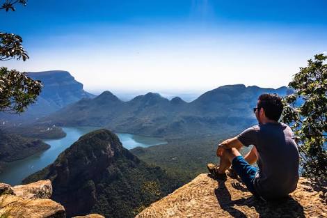 #مميزات_السفر_لحالك
كسر حاجز الخوف وتكوين صداقات جديدة، كما انك لن تخوض تجربة أحد.