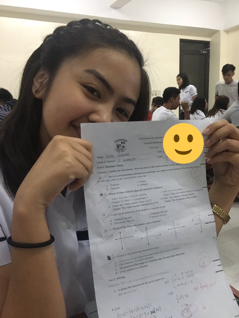 elaineguevarra_'s tweet image. pinaka fake na smile ever #genmath