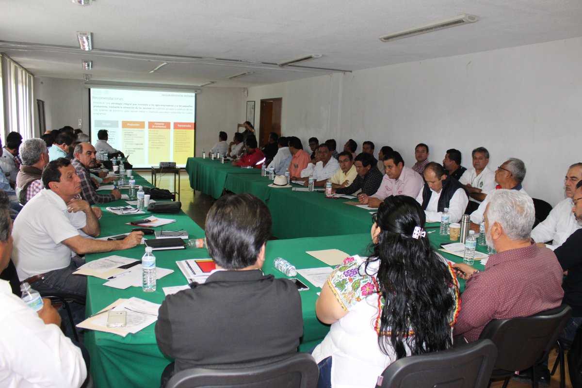 SADERPue's tweet photo. Sostuvimos reunión con la Dirigencia Estatal y delegados regionales de la CNC, encabezados por la diputada Maritza Marín. https://t.co/unXUGbTw98