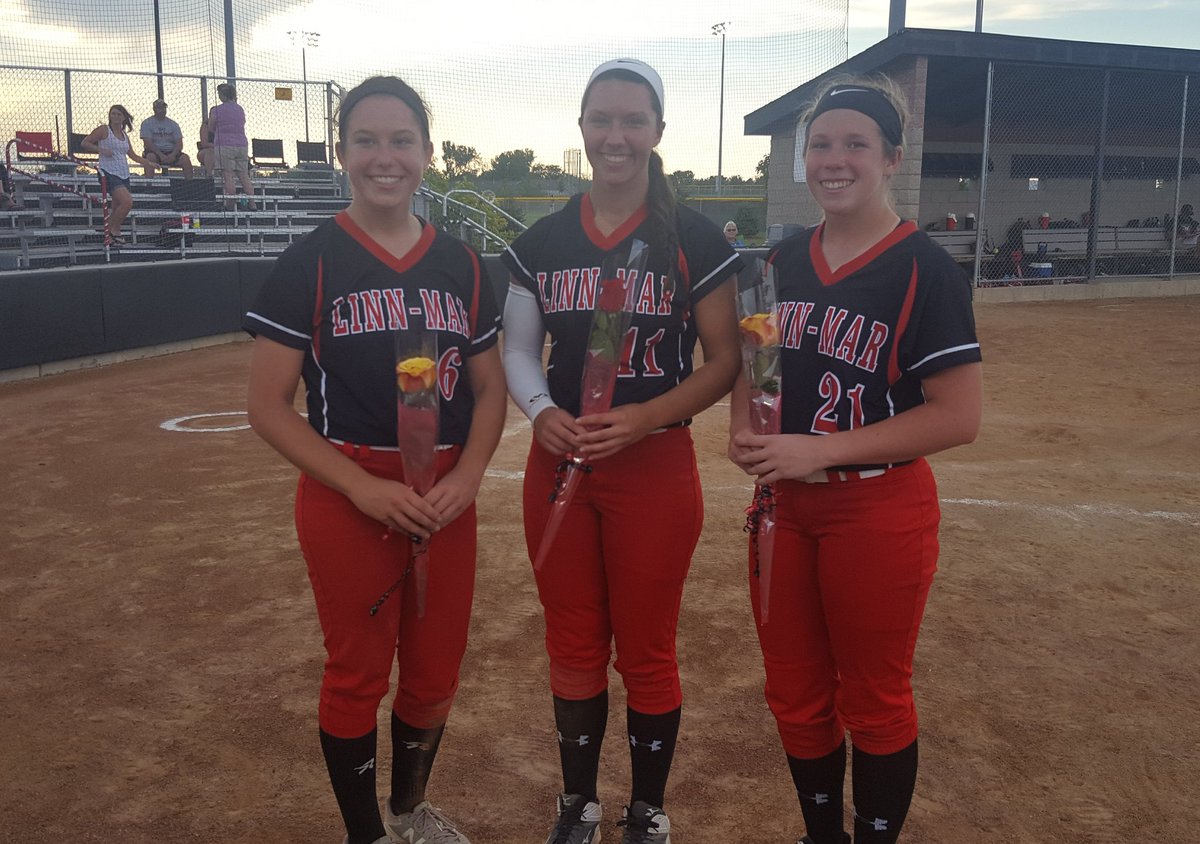 LMHS_Athletics's tweet photo. @LM_Softball Thanks to these 3 seniors! Been a big part of the program for 5 yrs! Best of luck! You all deserve it! https://t.co/fhEoFabsnv