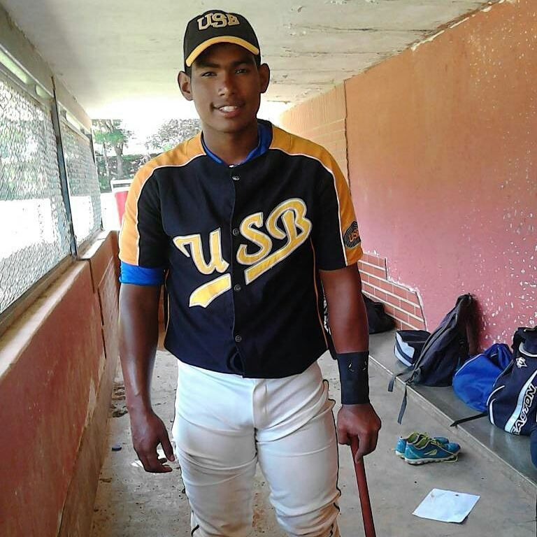 Beisbol_USB's tweet photo. Orgullosos de Daniel Flores por su firma de contrato con los Boston Redsox. Jugador que vistió nuestros colores y se entrenó en la USB👏⚾ https://t.co/bX9TQHoT6K