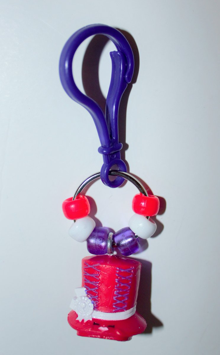 SierraBrooksArt's tweet image. Only 2 left! #Shopkins #backpackclips #handmade 2 or more items get #Freeshipping #toys #gifts #Clothing more ebay.com/itm/-/22256931…