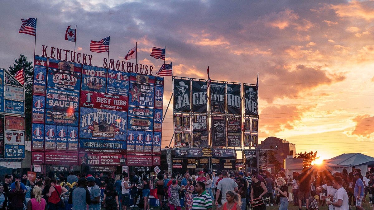 Ribfest_TO's tweet photo. The sun has set on another #CanadaDay weekend of #RibfestTO. Thanks to everyone who made our #Canada150 party a success! See you next year 👋 https://t.co/8XfPXwgKfE