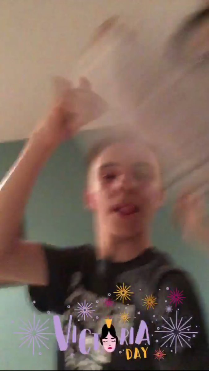 cadenbasso_'s tweet photo. Alyn Lozon, 16, 4'8, registered shooter, parties like a god and golfs decent I #studoftheweek https://t.co/z6JknDWNBo