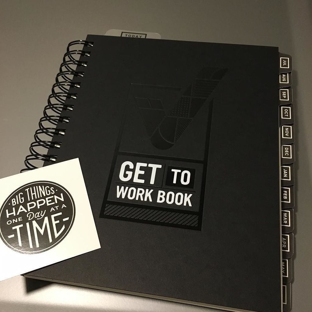 onegirlcircus's tweet photo. My first piece of mail to the NEW HOUSE!! #gtwb https://t.co/yhIaz66WgV https://t.co/sTHYIYgdVv