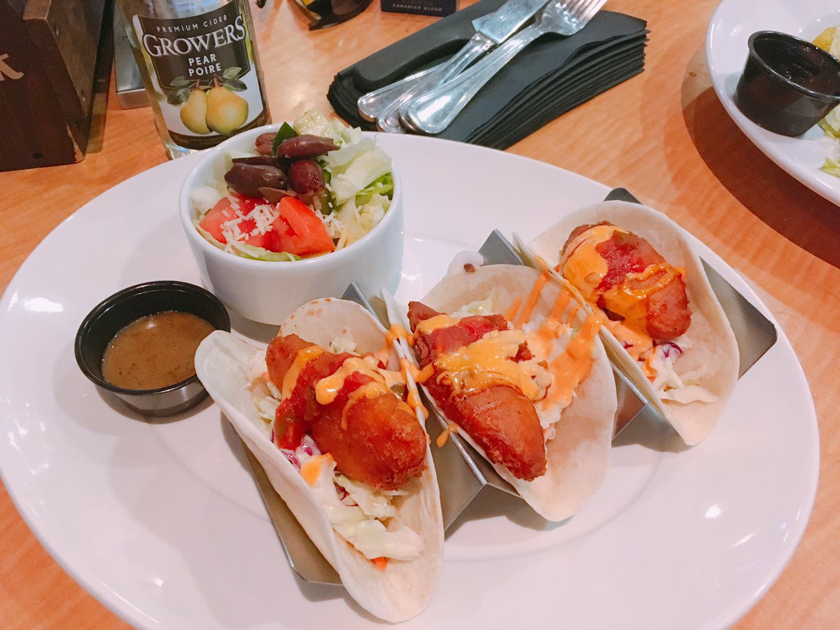 docodemodoaa's tweet photo. using my new foodie app... takes more than just food too! woo! #tacos #casino #mondayvibes https://t.co/kC5zGCZ2Re
