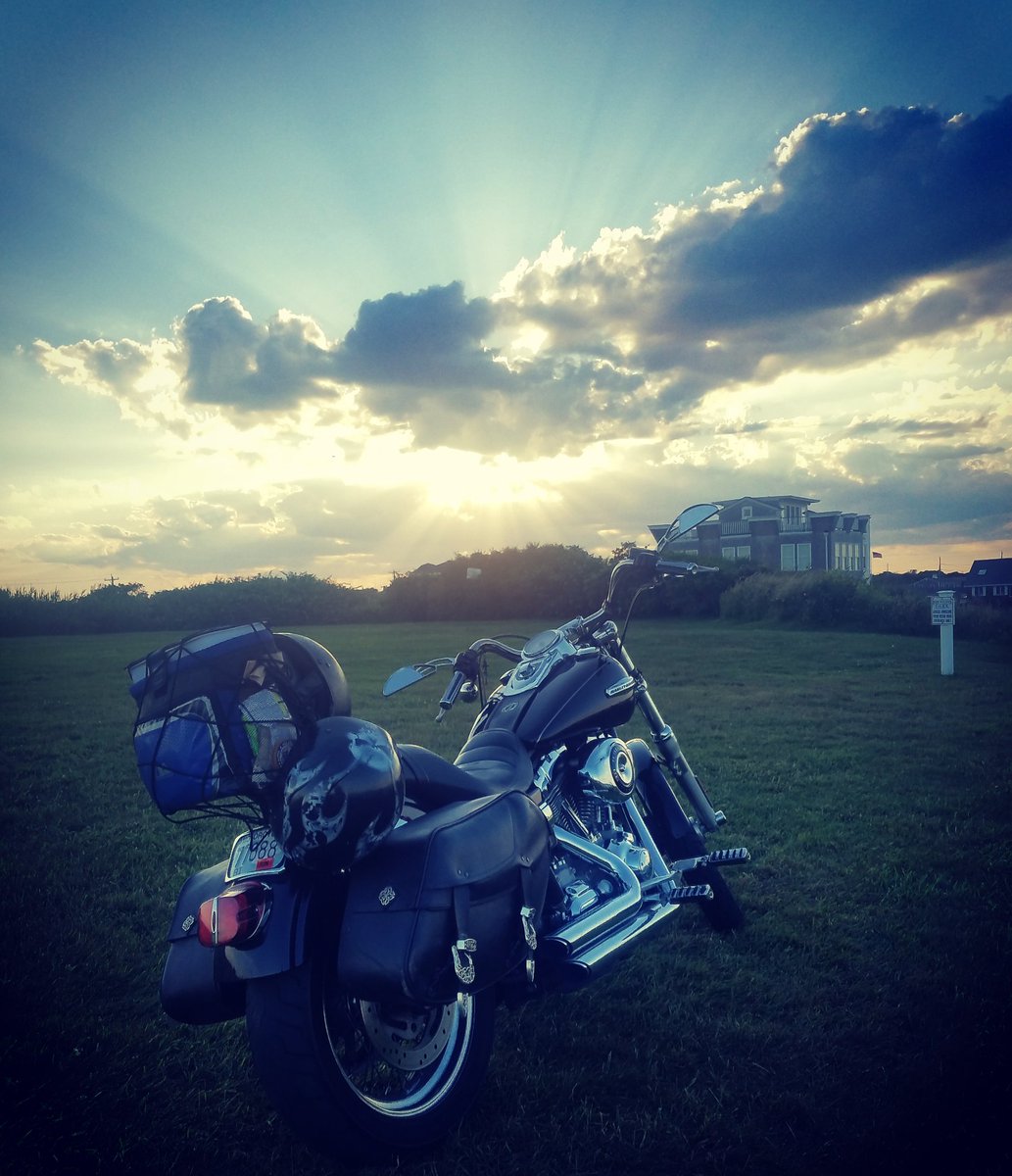 conte_dennis's tweet photo. #happyplace #pointjudithlighthouse @HoxPhotog @padcom_dotcom @jaggerrae @Allyson_rock1 @94HJY @PaulandAl @MonstersOfRock @Photo_Shot2112 https://t.co/BmtOAjCSS7