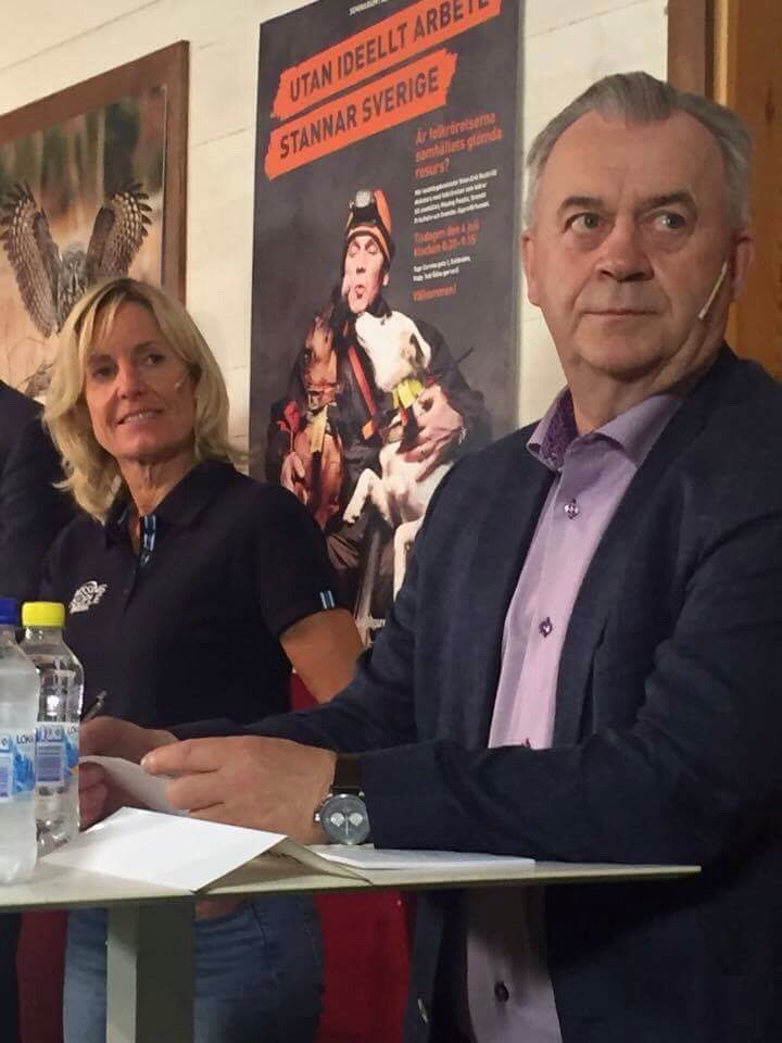 MPSweden's tweet photo. Vi ber om ursäkt, vi glömde att nämna att även Landsbygdsminister Sven-Erik Bucht är med på scen och debatterar #almedalen17 https://t.co/edKH0N8YJX