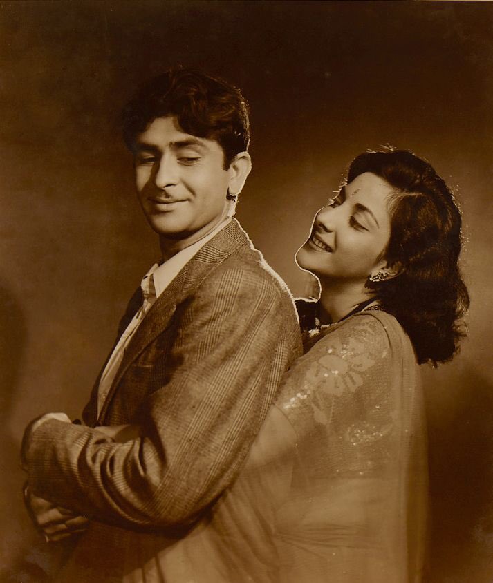 Raj Kapoor and Nargis.

Shot at India Photo Studio, Mumbai.