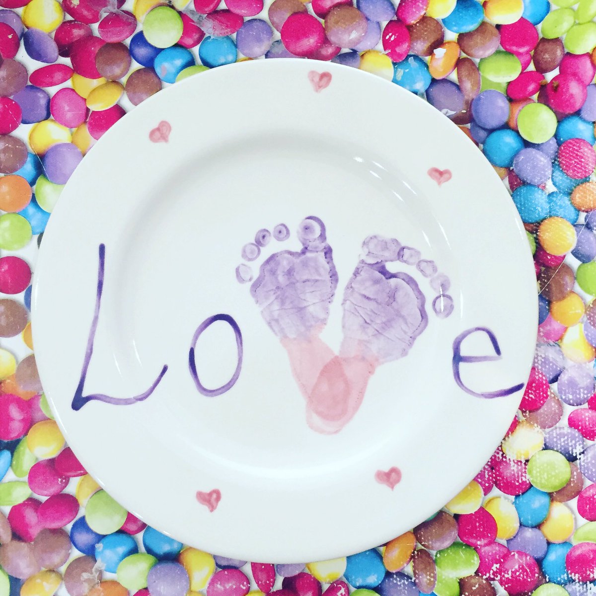 ilovepaintpot's tweet photo. We're a little bit in love with this gorgeous plate ❤️#footprints #baby #giftsforbaby #personalised #bespoke https://t.co/yM6XcC34xA