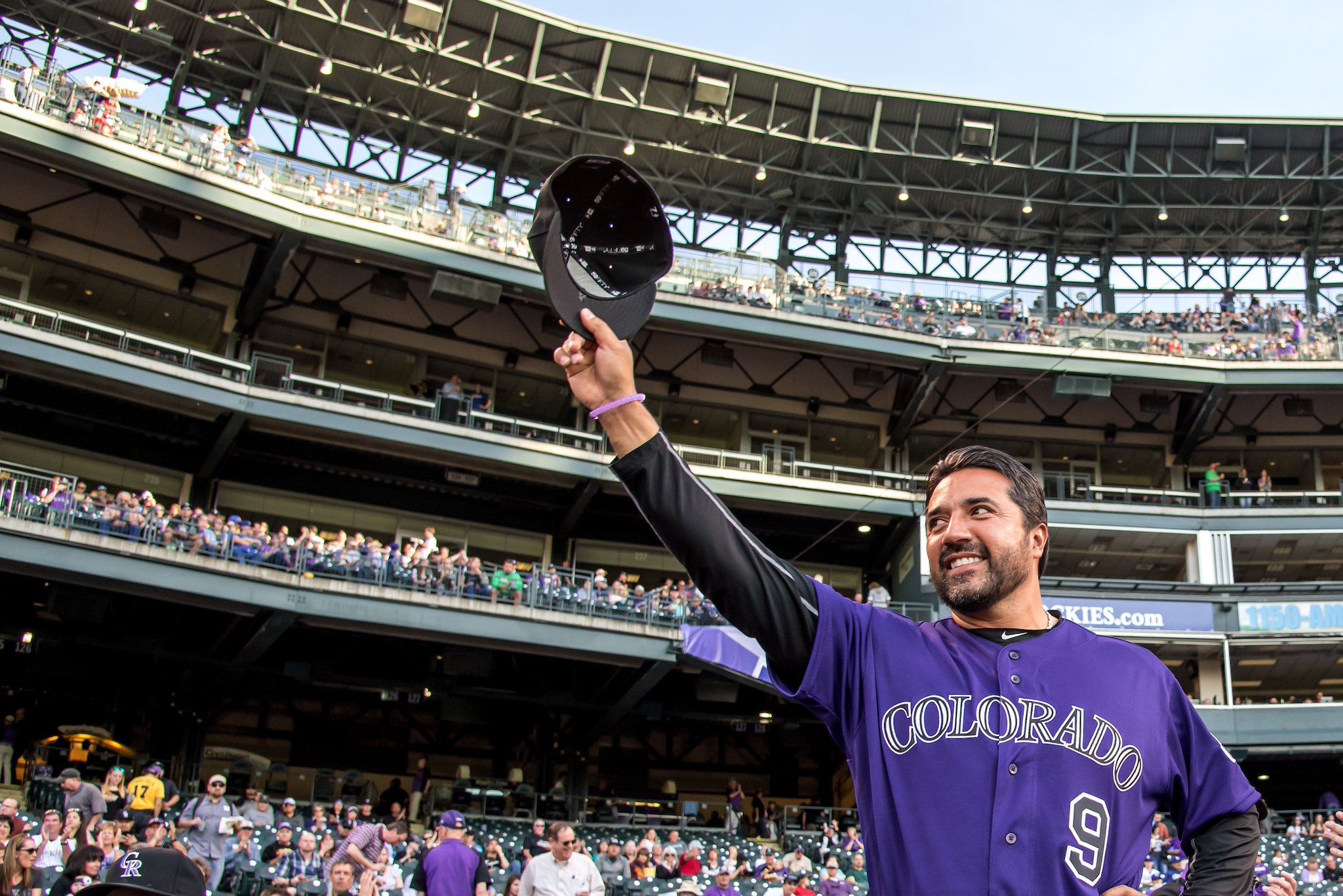 Happy Birthday to Rockies legend Vinny Castilla.

Please wish Vinny a feliz cumpleaños, número cinquenta! 