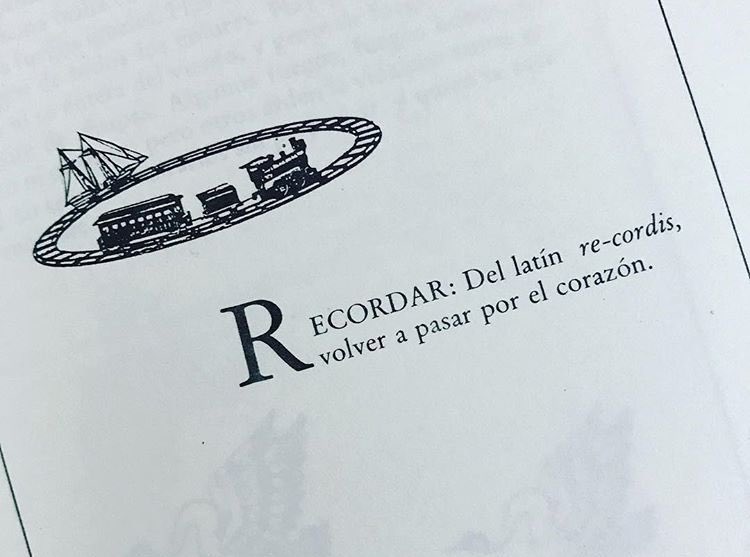 Twitter 上的 Cementerio De Libros："Recordar: volver a pasar por el corazón  Autor: Eduardo Galeano Libro: El libro de los abrazos #cementeriodelibros  https://t.co/6aKgE1yWde" / Twitter