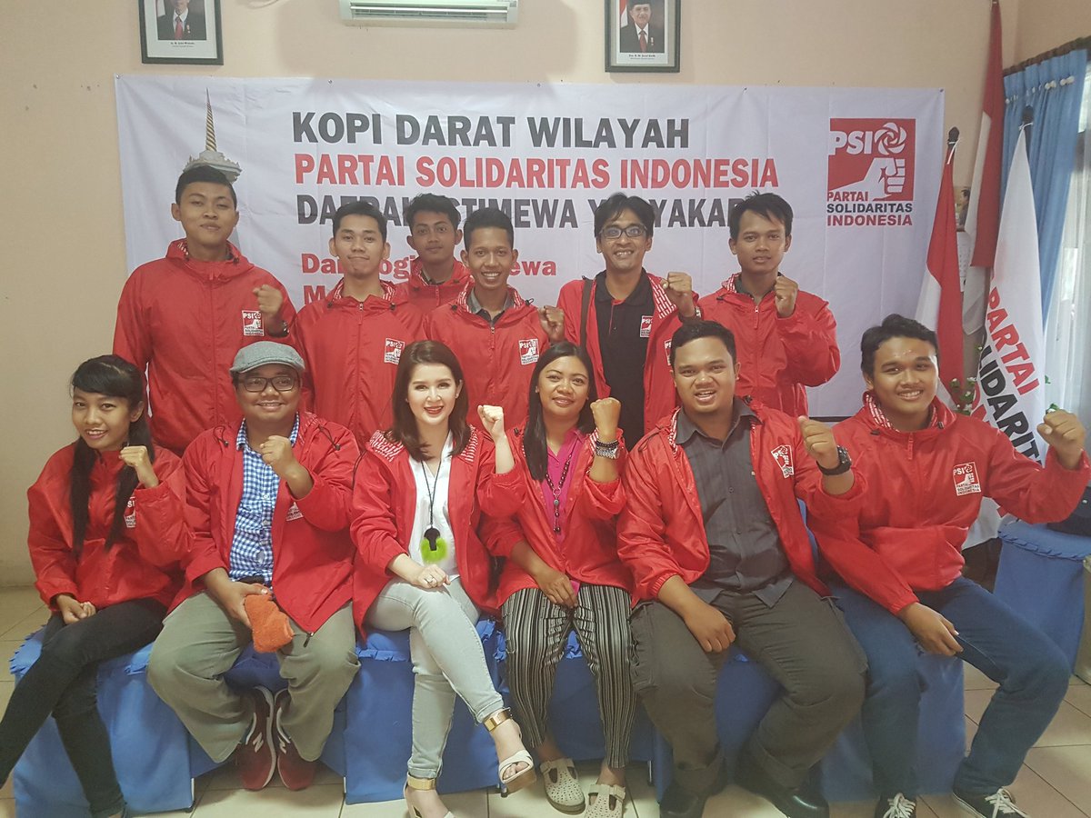 DPW PSI DIY ngaturaken sugeng ambal warso kagem Sis <a href="/grace_nat/">Grace Natalie</a> bergerak bsm anak muda utk Indonesia lebih bermartabat #HUTKetumPSI <a href="/psi_id/">DPP PSI</a>