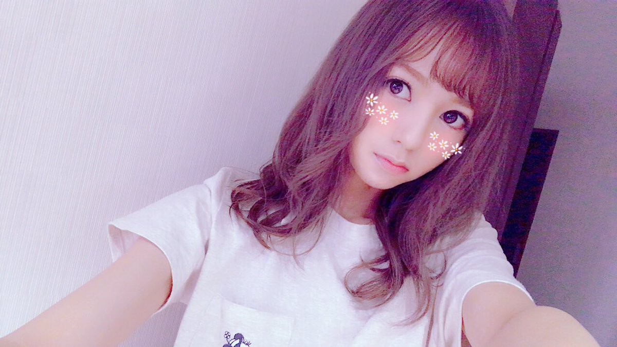 久しぶりに写真で遊んでみる
部屋着はユニクロ😋