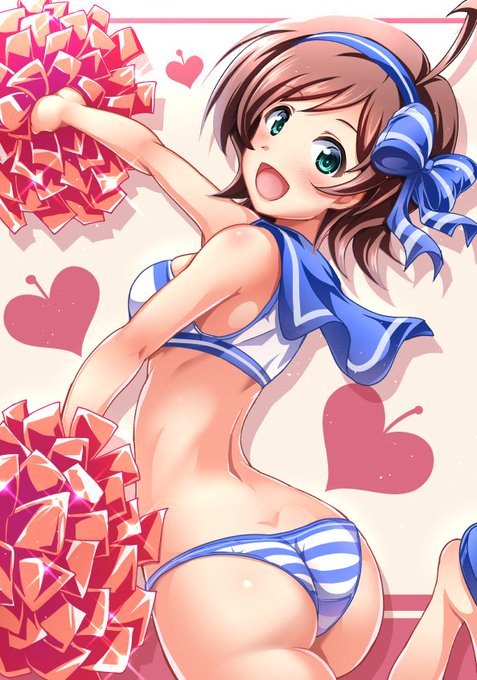 きっとひなたちゃんも暑いだろうからスカート脱いじゃおうか 