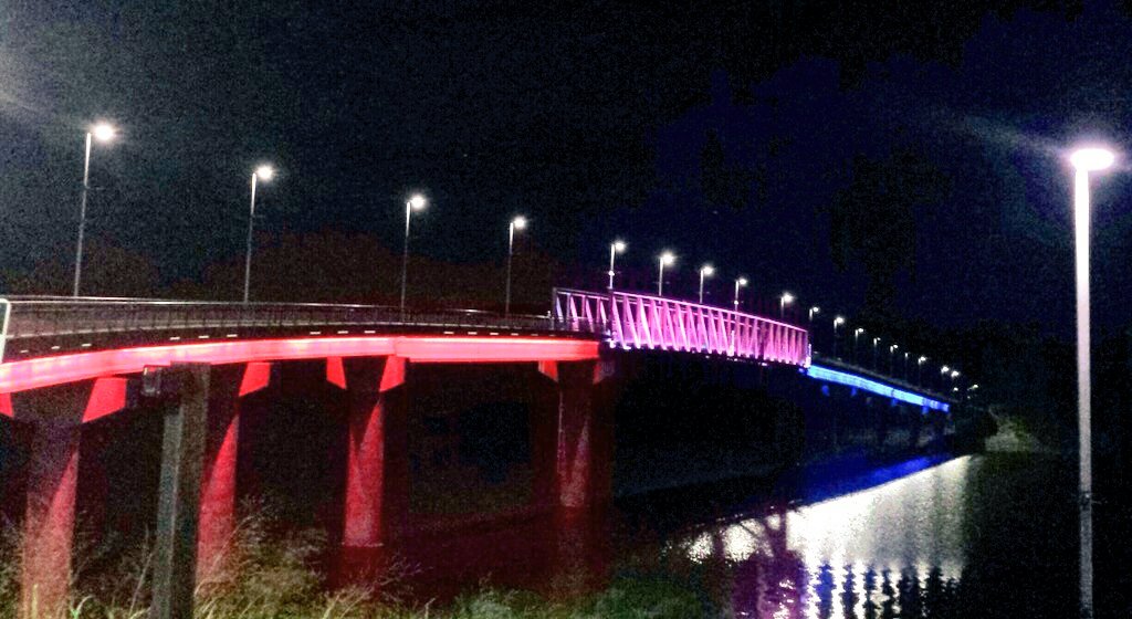 SharpTusk's tweet photo. #ILoveYouArkansas #ILoveYouDowntownArkansas
#LittleRockMassShooting
#TwoRiversBridge
#BigDamBridge https://t.co/wV0sNyauz2