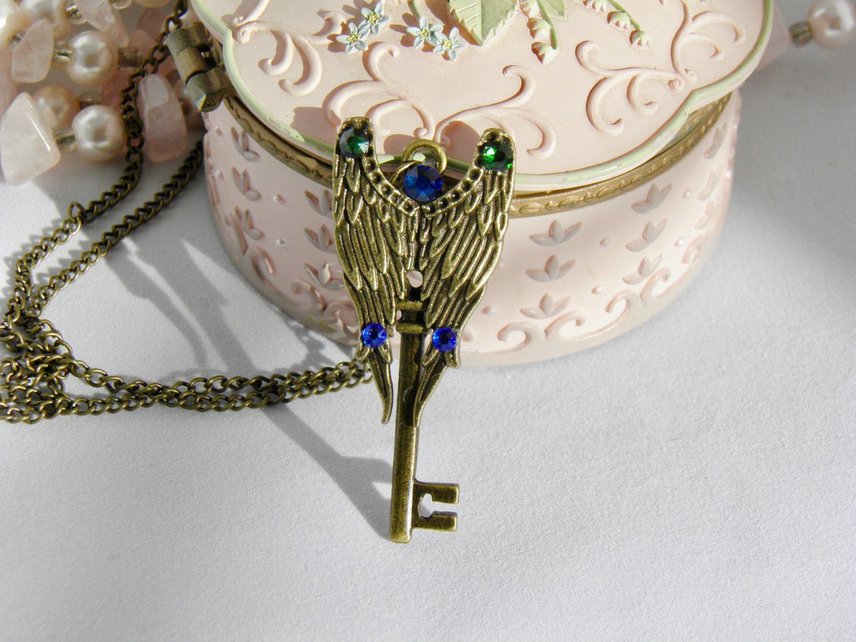 KeyofmyHope's tweet photo. Steampunk #Etsy #Gift #SkeletonKey #Steampunk #KeyNecklace #SteampunkKey #BohoJewelry #EtsyHunter #ShopEtsy #Jewelry https://t.co/FksykBgCar https://t.co/P5D4BAyzda