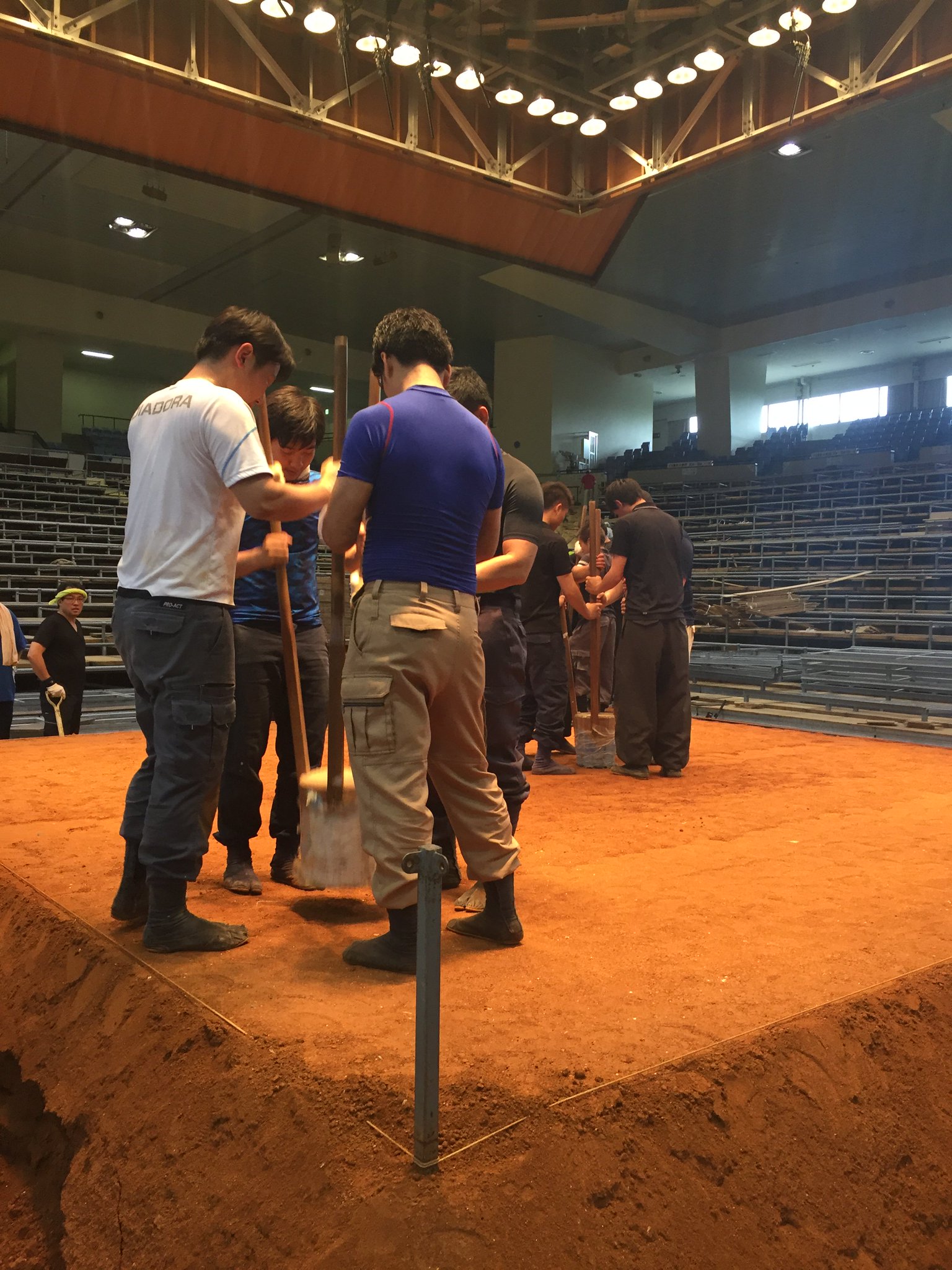 DD3VMxVVwAATdPX.jpg:large