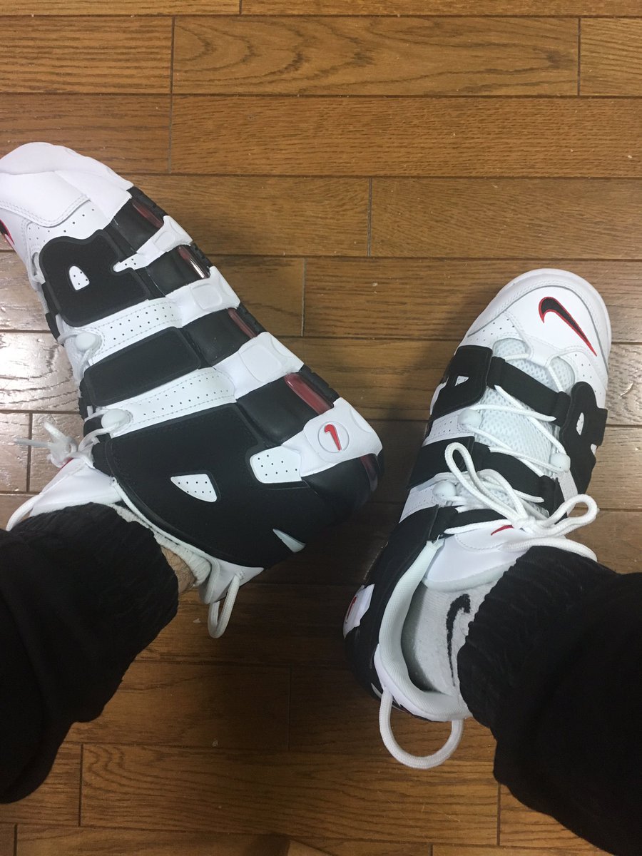 黄色い閃光 やっと念願のモアテンが届きました カッコえ サイズミスって大きいけどまぁいいかぁ モアアップテンポ Nike スニーカー大好き Monkeytime