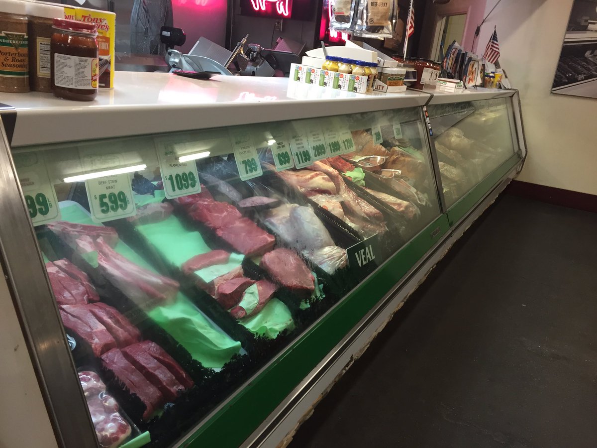 newietraveller's tweet photo. How do you like your meat @odyssey_food ? #LAFarmersMarkets #LosAnglesExplore2017
 ping @madmick1980 https://t.co/9cP1Cpo1ty