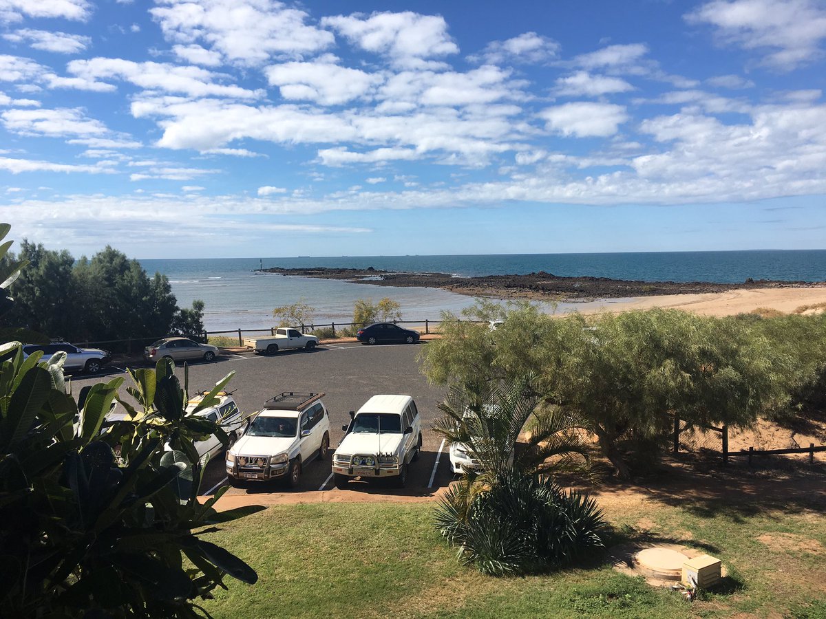 nathansawyer94's tweet photo. Hasn't rained, so why not have a few beers in point Samson #chasingtgewarmth #nospraying https://t.co/tjqkWwJAnR
