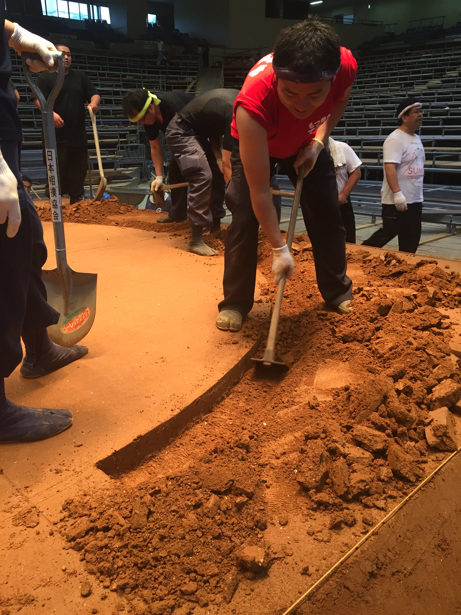 DD3l4cqUQAAYfe8.jpg:large