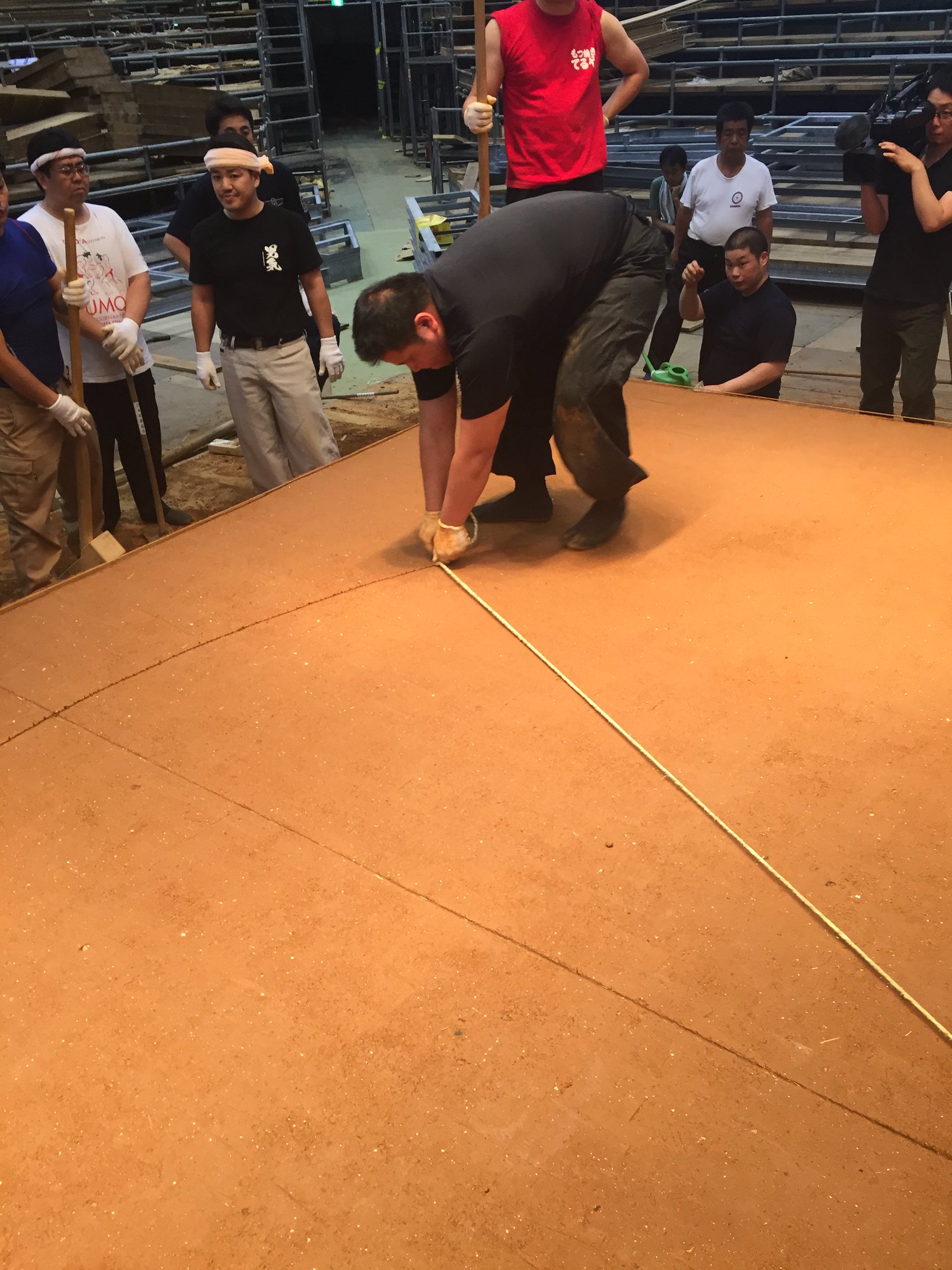 DD3lPMsUAAEBIIs.jpg:large