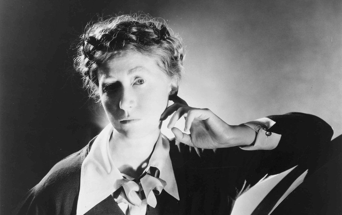InternoPoesia's tweet image. La letteratura è un fase della vita. 
Per chi ne ha paura
la situazione è senza rimedio
per chi […] bit.ly/2sHhsf1

Marianne Moore
