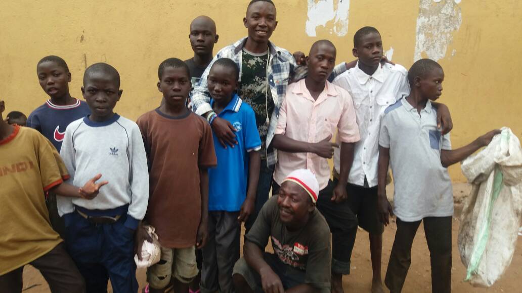 StillEntitled's tweet photo. Photos - Our very first project #ClotheAChild was a big success thanks to big hearts like yours, we dressed over 50 children #charity https://t.co/LRTApWY88T