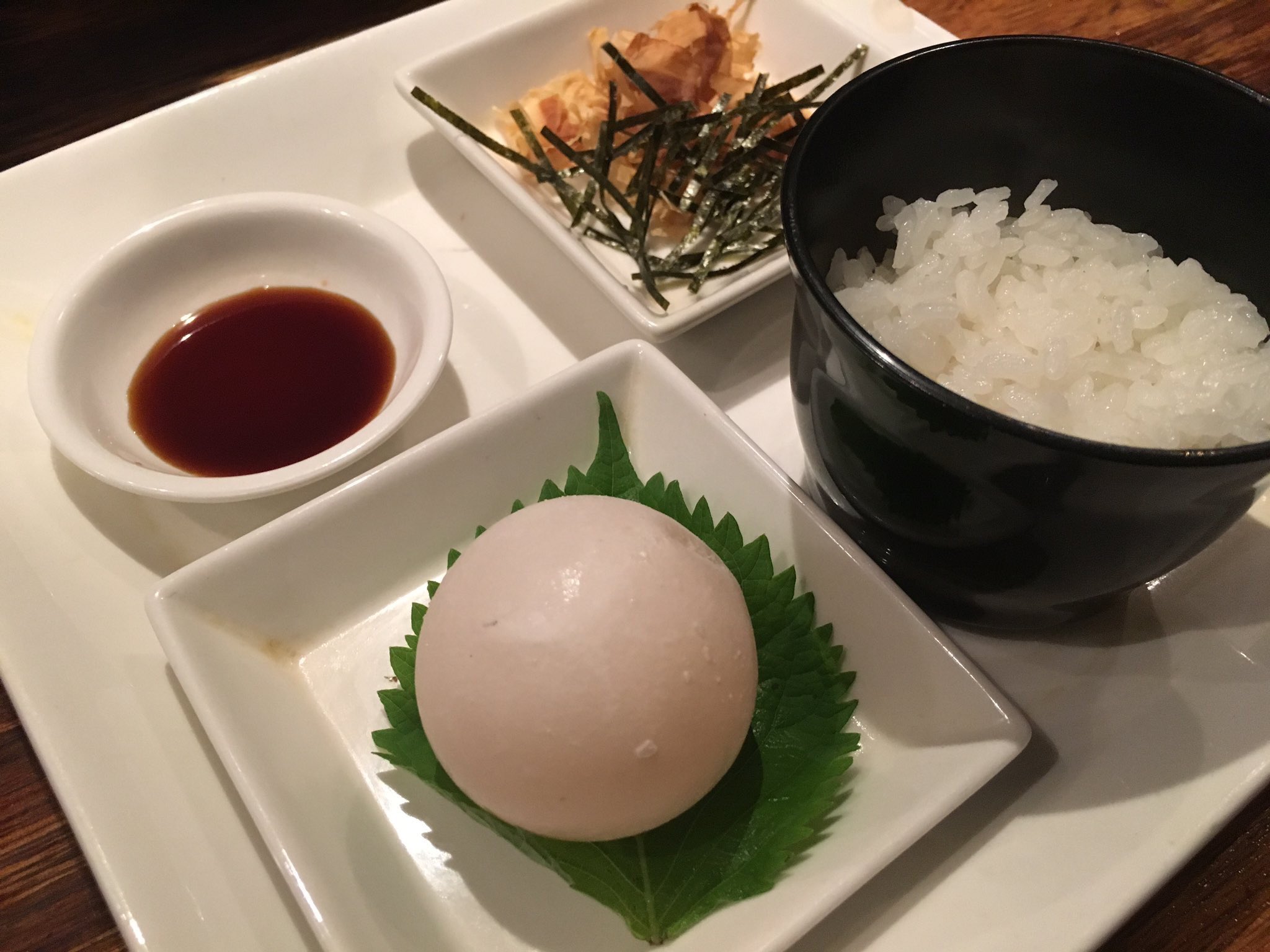 珍獣屋 1年に1度限りのウミガメの卵が入荷 1日限定3食でウミガメの卵掛けご飯やります 小笠原以外でウミガメの卵が食べられるのは日本で珍獣屋だけです 前日までにお席の予約をされてる方だけがオーダーできる限定品となります 珍獣屋 T Co