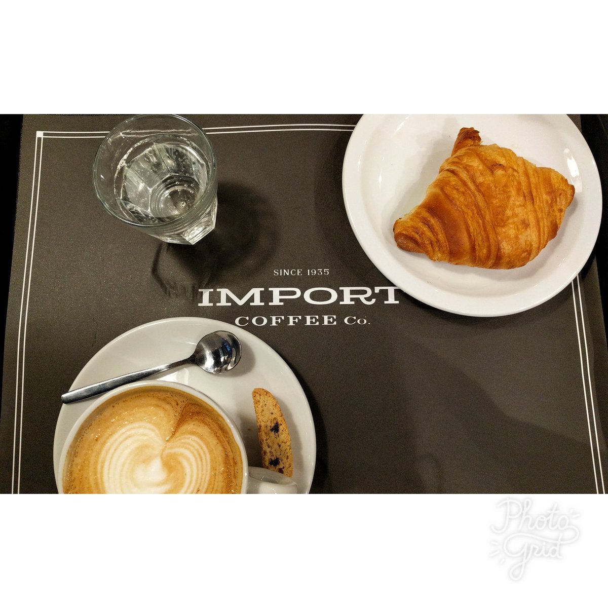 LasteroNatalia's tweet photo. Pasar a #desayunar a #importcoffee y querer llevarte algo dulce para más tarde, porque todo es riquísimo!
#breakfast @TrendHuntingBA https://t.co/ztwTFdbbcb