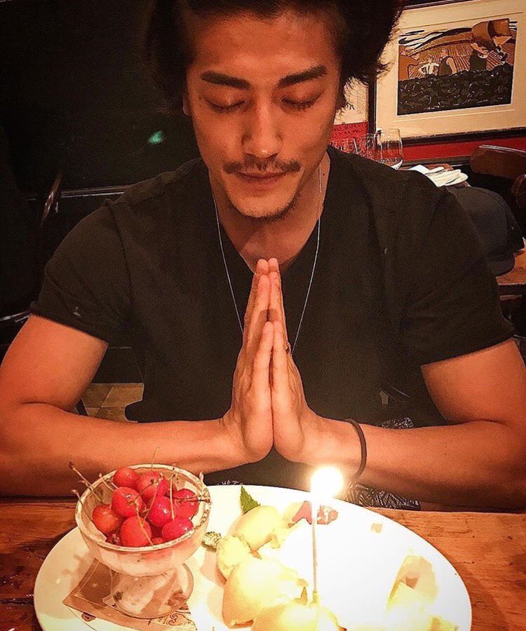              happy birthday jin !!!!    
