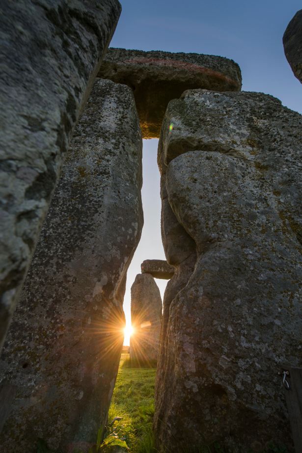 EH_Stonehenge's tweet photo. A wonder to behold…. The Trilithons. See them for yourself and discover this #UnmissableStonehenge experience. https://t.co/Lawa2UkBok