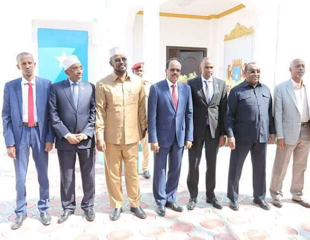 Somalinetwork1's tweet photo. Madaxda dowladda federaalka iyo kuwa maamul goboleedyada oo shir uga furmaya Muqdisho. https://t.co/tzkjxEQKAE https://t.co/SXWVpeFBWn