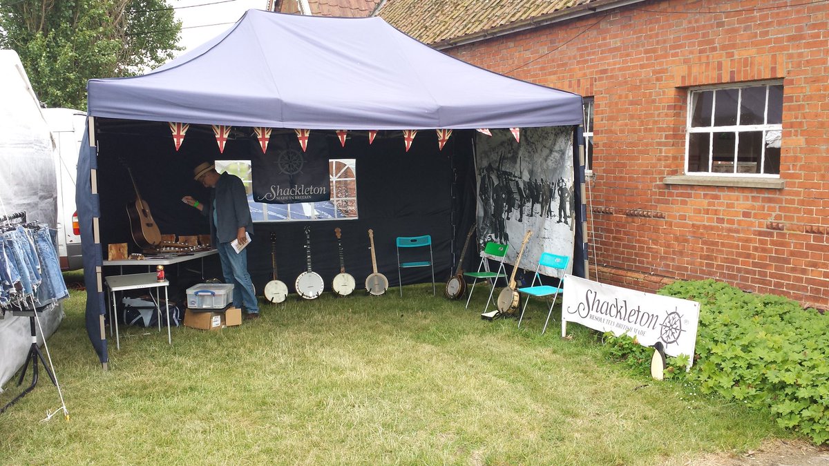 ShackletonInsts's tweet image. We had a great time at Maverick Festival at the weekend! Lots of people got to try a Shackleton. #handmade #british #banjo #americana