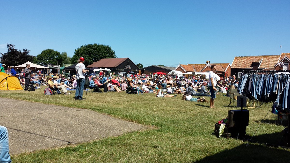 ShackletonInsts's tweet image. We had a great time at Maverick Festival at the weekend! Lots of people got to try a Shackleton. #handmade #british #banjo #americana