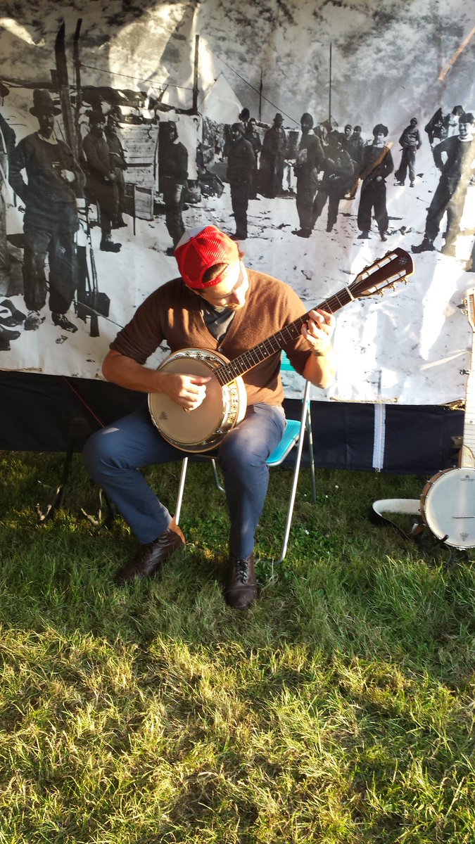 ShackletonInsts's tweet image. We had a great time at Maverick Festival at the weekend! Lots of people got to try a Shackleton. #handmade #british #banjo #americana